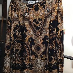 Black and gold….BEAUTIFUL PRINT TOP